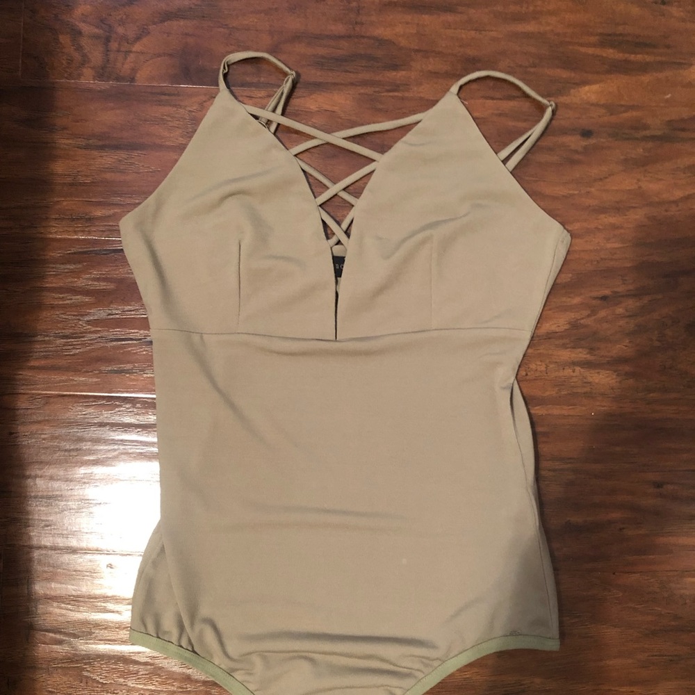 LIKE NEW💃🏻Olive Green Body Suit